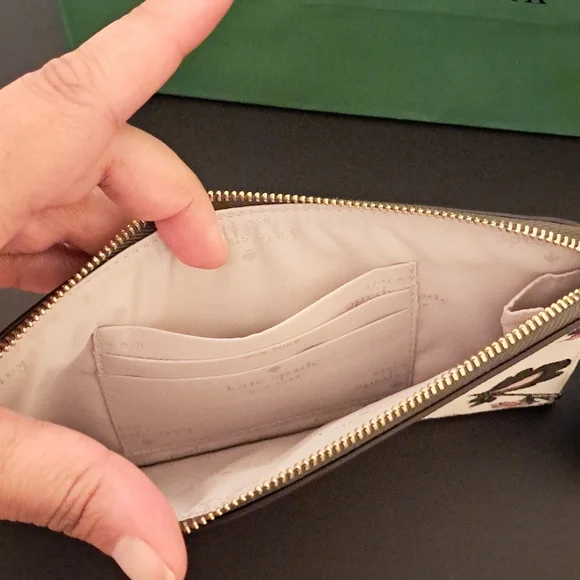 Kate Spade Lucy Floral Medium L-Zip Wrislet NWT - Picture 4 of 5